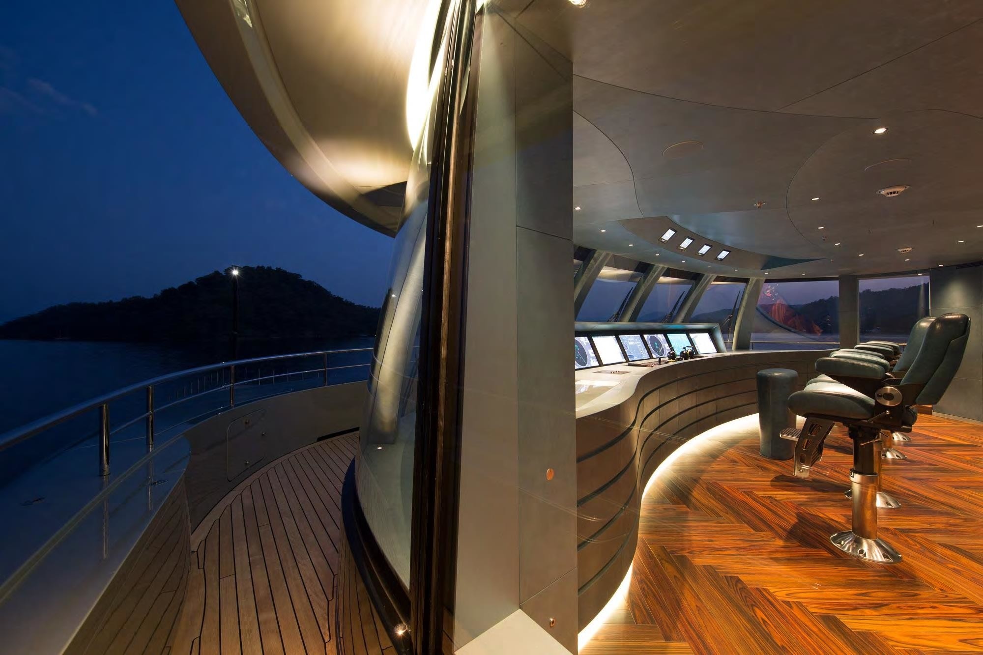 luxury yacht bridge